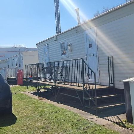 8 Berth Caravan Direct Beach Access Інголдмеллс Екстер'єр фото